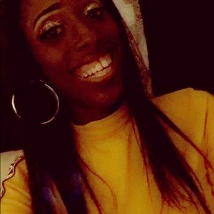 Meet your Posher, Monique